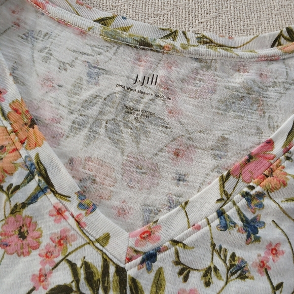 j.jill ♡ pima short sleeve v-neck tee shirt flowers floral - Picture 4 of 10